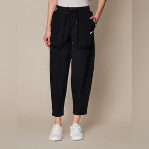 NWT Nike Black Faux Fur High Rise Loose Fit Pants Size Medium‎